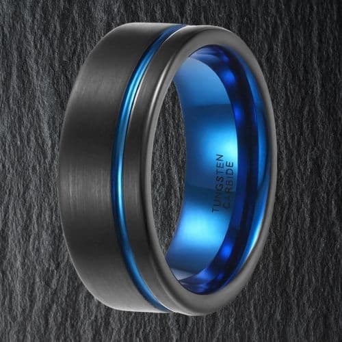 Bague noire pour homme avec rainure de bleu