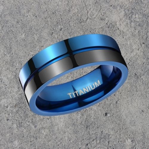 Bague en titane pour hommes en noir et bleu dans toutes les tailles, ajustement confortable