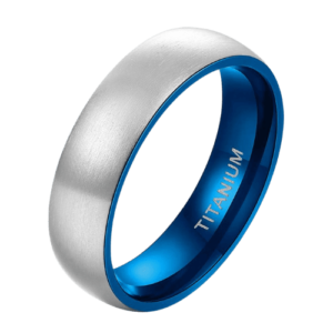 Bague en titane argenté brossé avec bords et intérieur bleus - Bague pour homme au design de style moderne