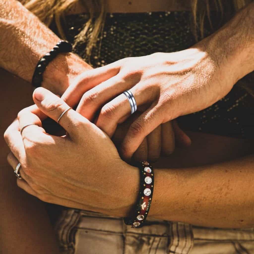 couple, main dans la main