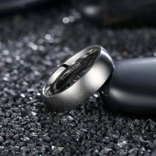 Bague en titane pour hommes en argent brossé, ajustement confortable, design de style moderne