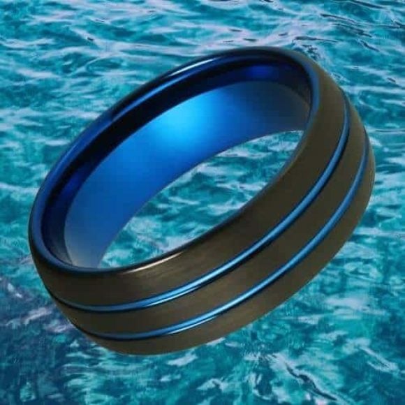 bague noire pour homme en tungstène avec des reflets bleus design de style moderne