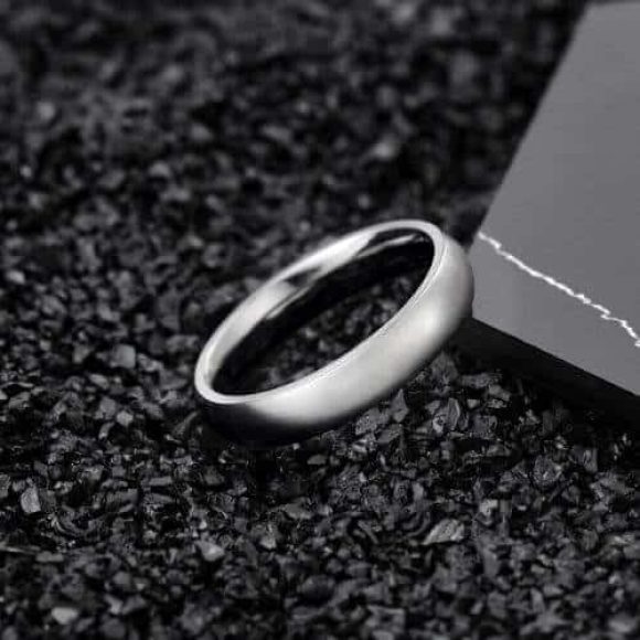 Bague de mariage en titane pour hommes, en argent brossé, design de style traditionnel moderne, 4mm d'épaisseur