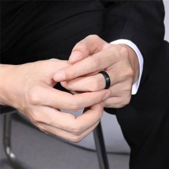 Bague en tungstène pour hommes - noir avec bleu