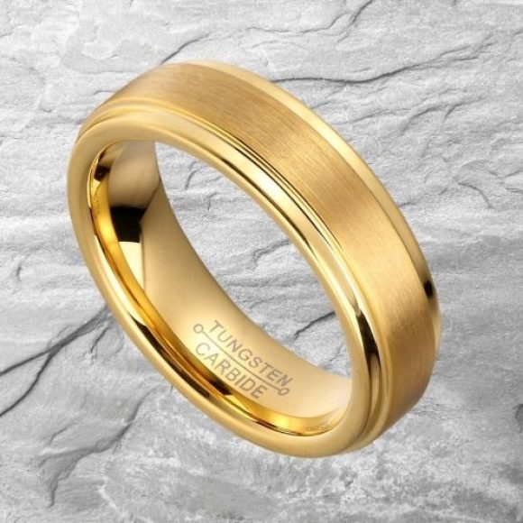 Bague en or brossé et or poli pour homme - Coupe confortable en carbure de tungstène