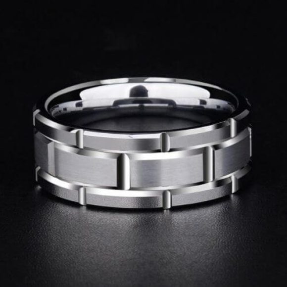bague en argent pour hommes avec un design de style moderne en bloc de tungstène