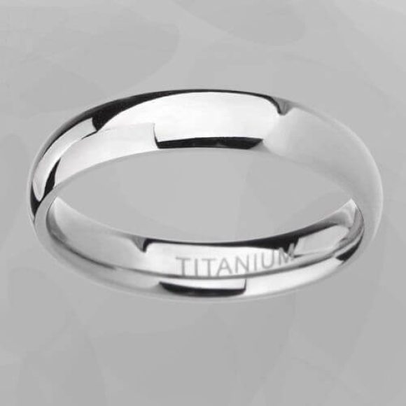 Bague en titane pour hommes - design de style traditionnel moderne en argent poli