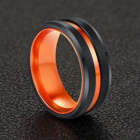 bague homme noire avec bande orange au centre et orange à l'intérieur 8mm