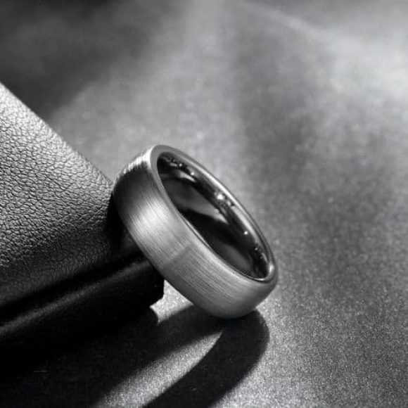 Bague en tungstène argent brossé pour homme 6 mm 8 mm